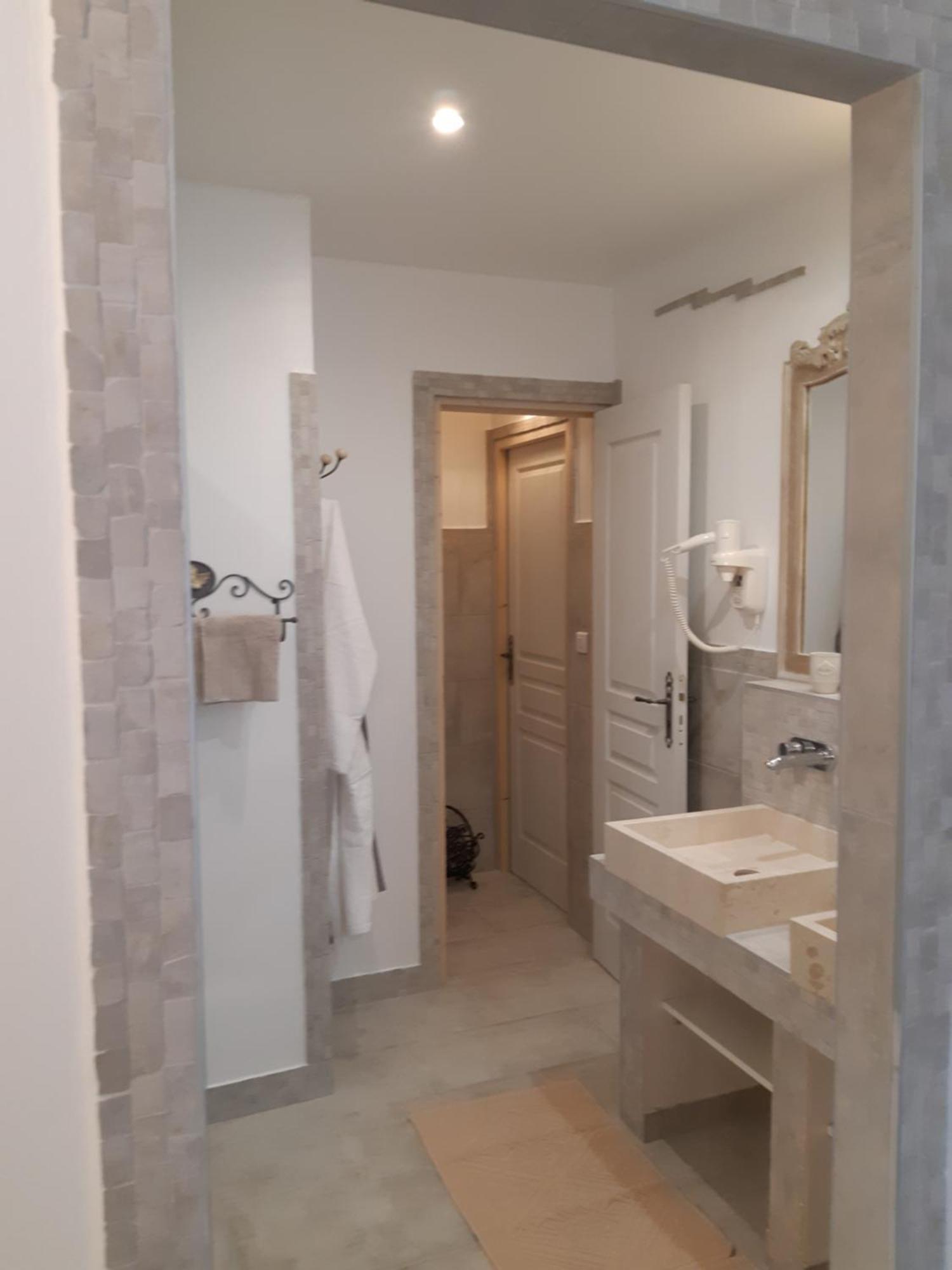 Les Chambres Manon - Piscine, Spa, Tennis Belcodene Rom bilde